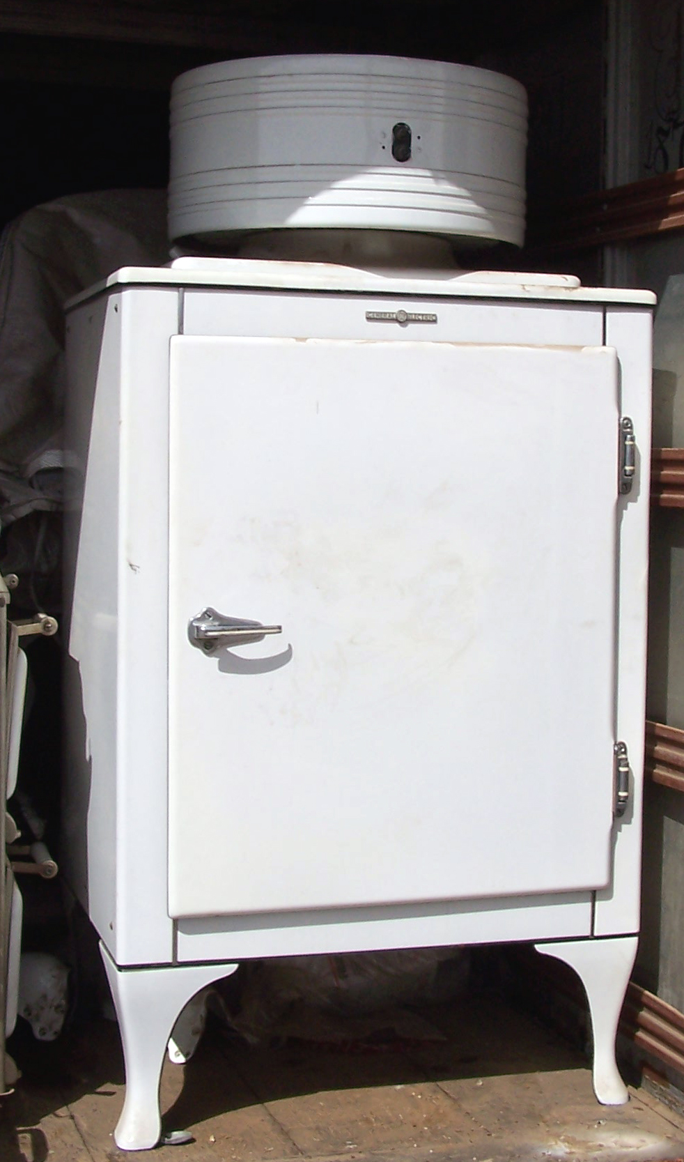 Vintage Ge Refrigerators 105